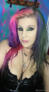 Sexier inna little black dress what do you think