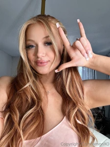 Wanna survive the week you re gonna need a dose of me daily