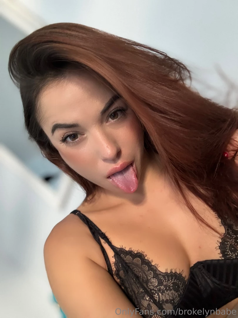 What do you prefer baby sexting or videocall 