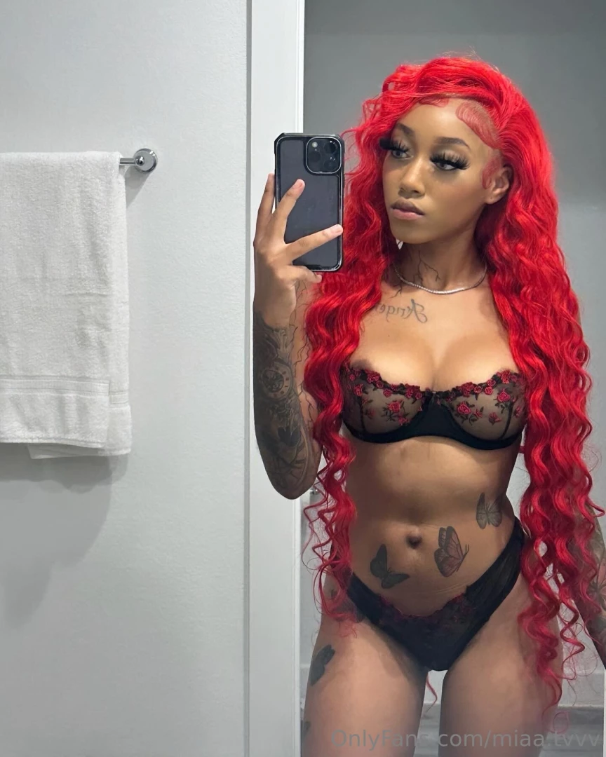 Babe i ll send to your dms a new twerk vid at 6 20 pm unlock and enjoy 