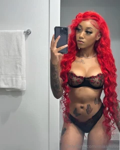 Babe i ll send to your dms a new twerk vid at 6 20 pm unlock and enjoy