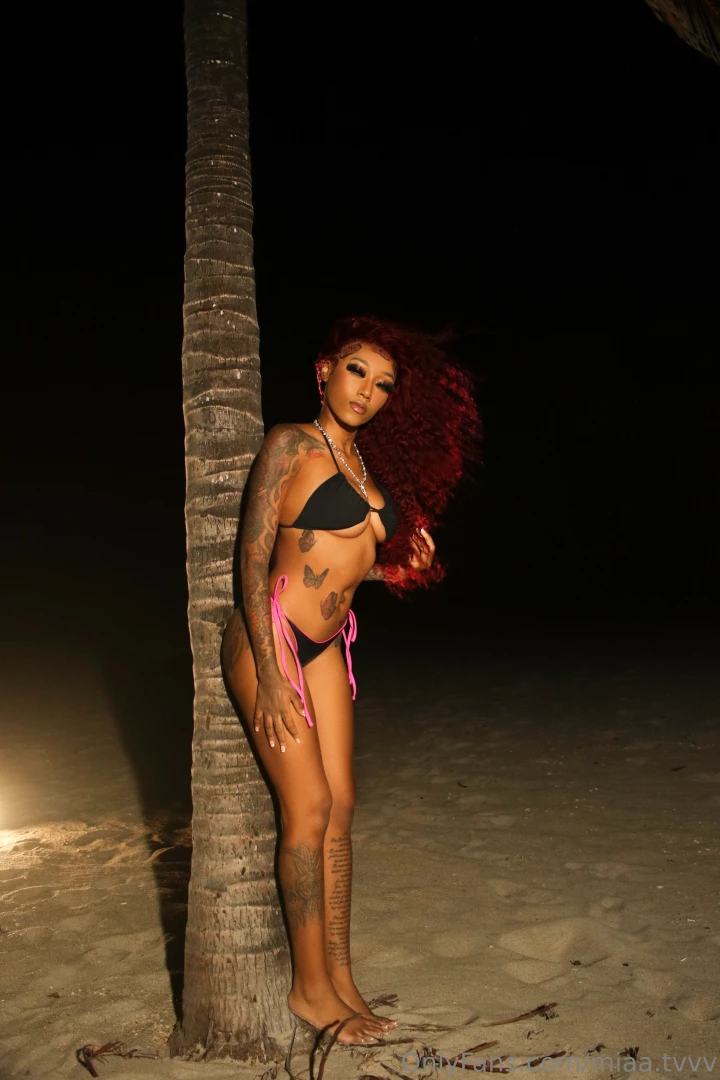 Baby go to your dms 5 45 pm and unlock my new sexy bikini vid 
