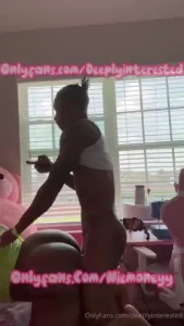 Hey what yall doing it s slut me out saturday should i go live 2 pm