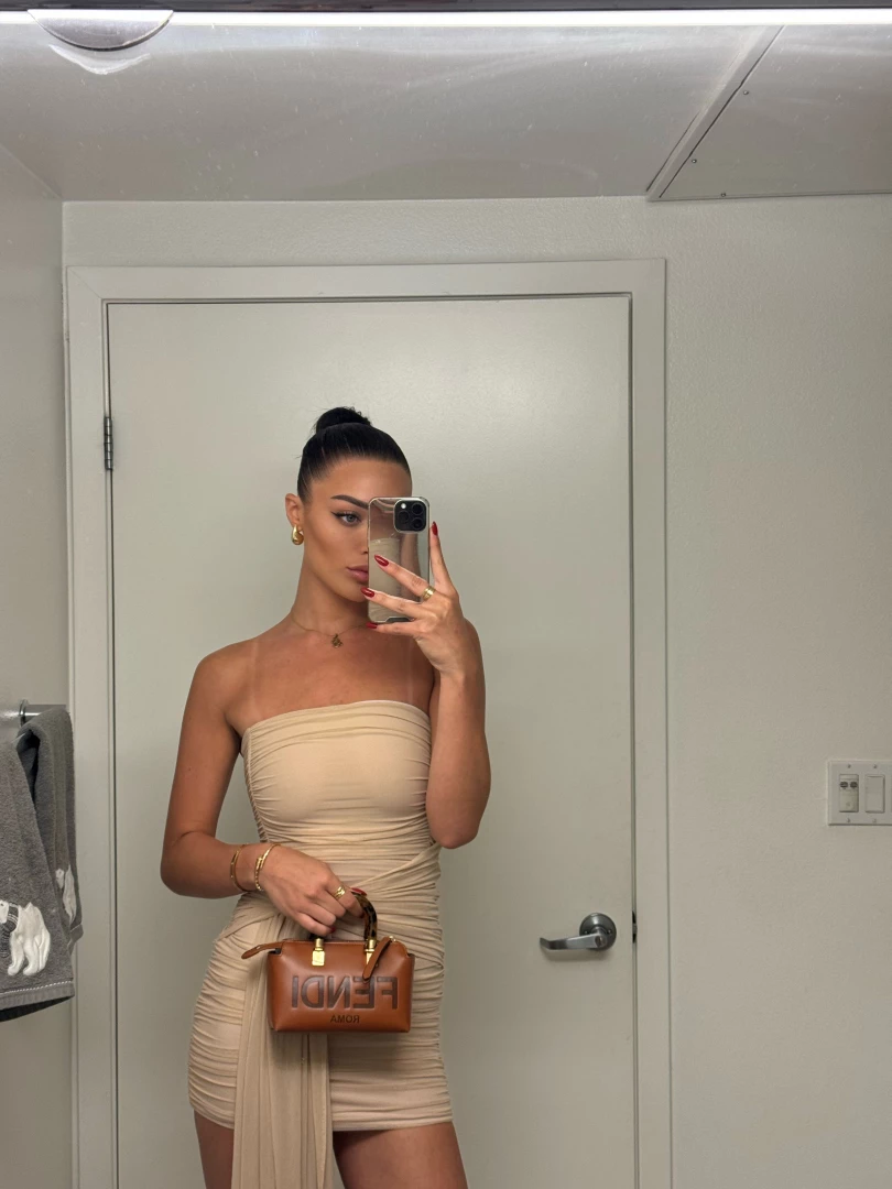 Bored and horny hehe hmu lt 3 part 2 