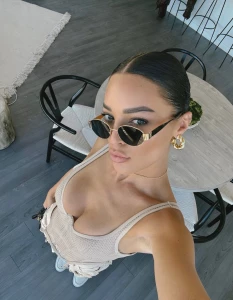 Its all fun and games till i put my hair up