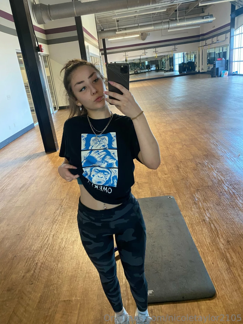 Wanna see nudies at the gym part 1 