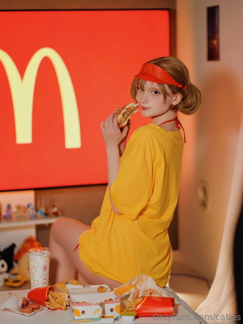 Dabuchi mascot come take a bite 