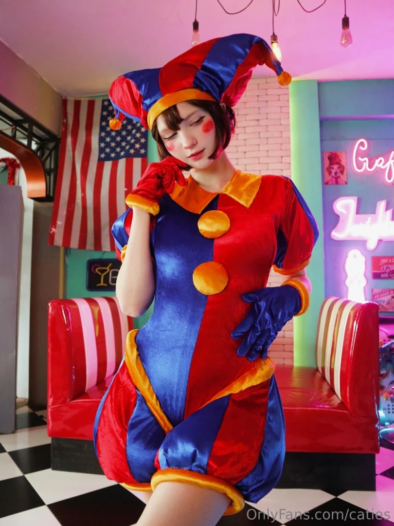 Wanna clown around msg me 