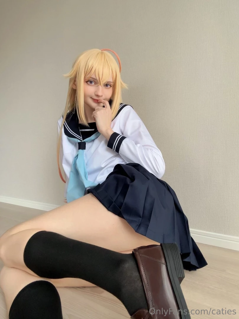 Want a peak up my skirt dm me 