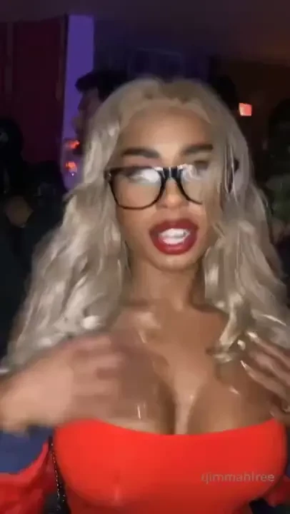 Partying with me is suqh a vibe 