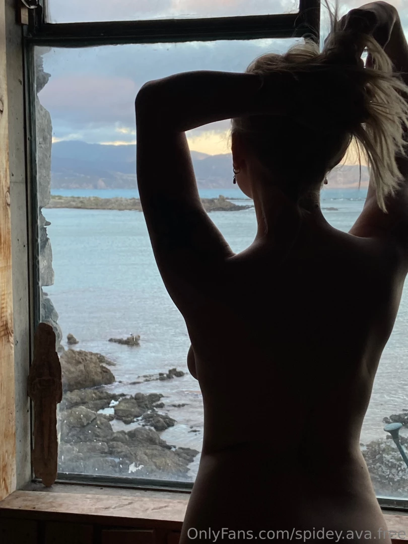 I m a sucker for a cheeky bit of boob silhouette part 1 