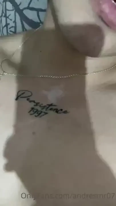 Ten a 3 d as sin masturbarme y casi me cae en la cara 