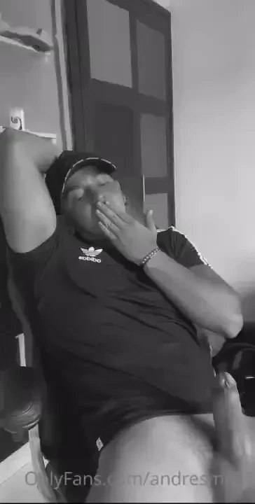 Amo que me hagan oral y que se lo metan hasta la garganta 