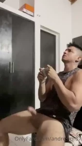 Necesito alguien que me lo chupe mientras juego play