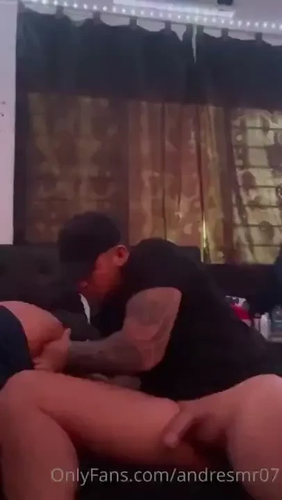 Que rico fue partir este culo me hizo venirme muchas veces y votar 