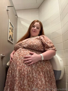 Out drinking but i look pregnant