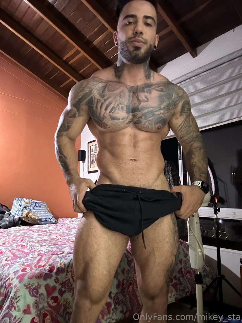 I bet you like to see what waits underneath this boxers 
