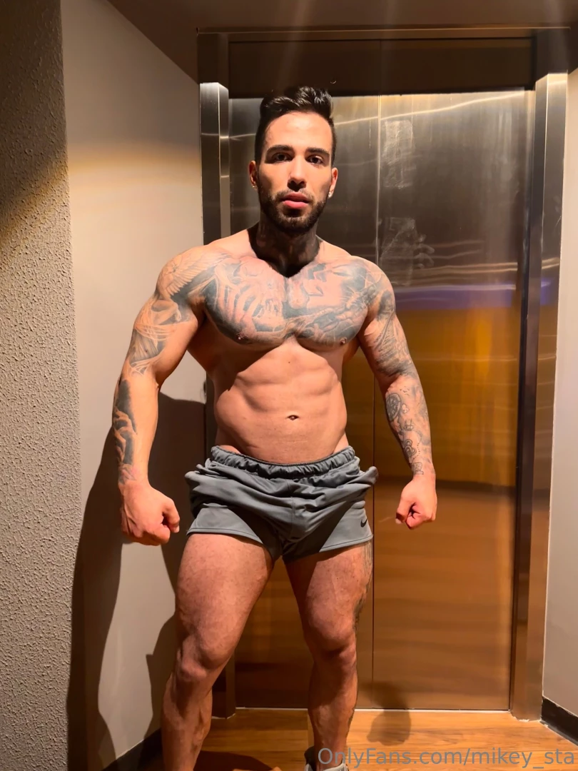 You and i bump together in the hallway like this what would you do let 
