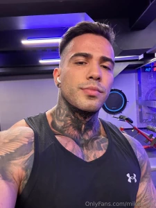 Come and get all of me now dm me