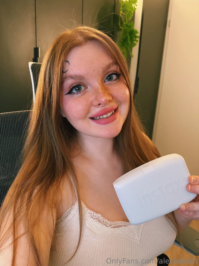 I got myself a polaroid printer and now i can print out photos to 