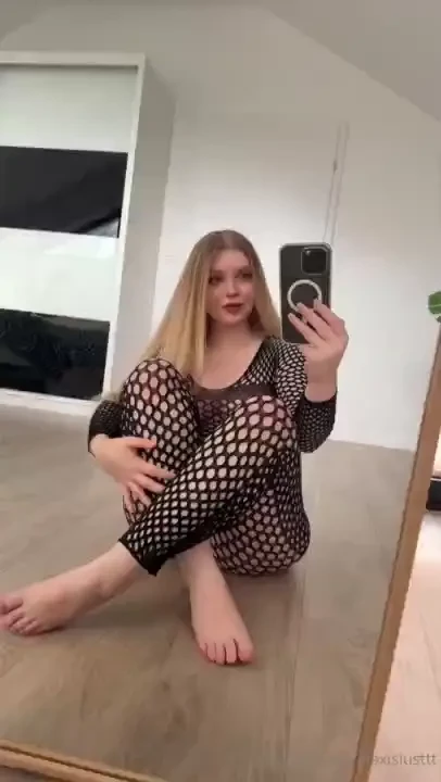 This fabric is very nice do you want to touch it 