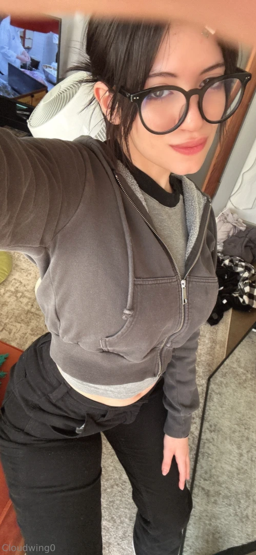 Here s a selfie before i go study this is the first time i ve dressed 