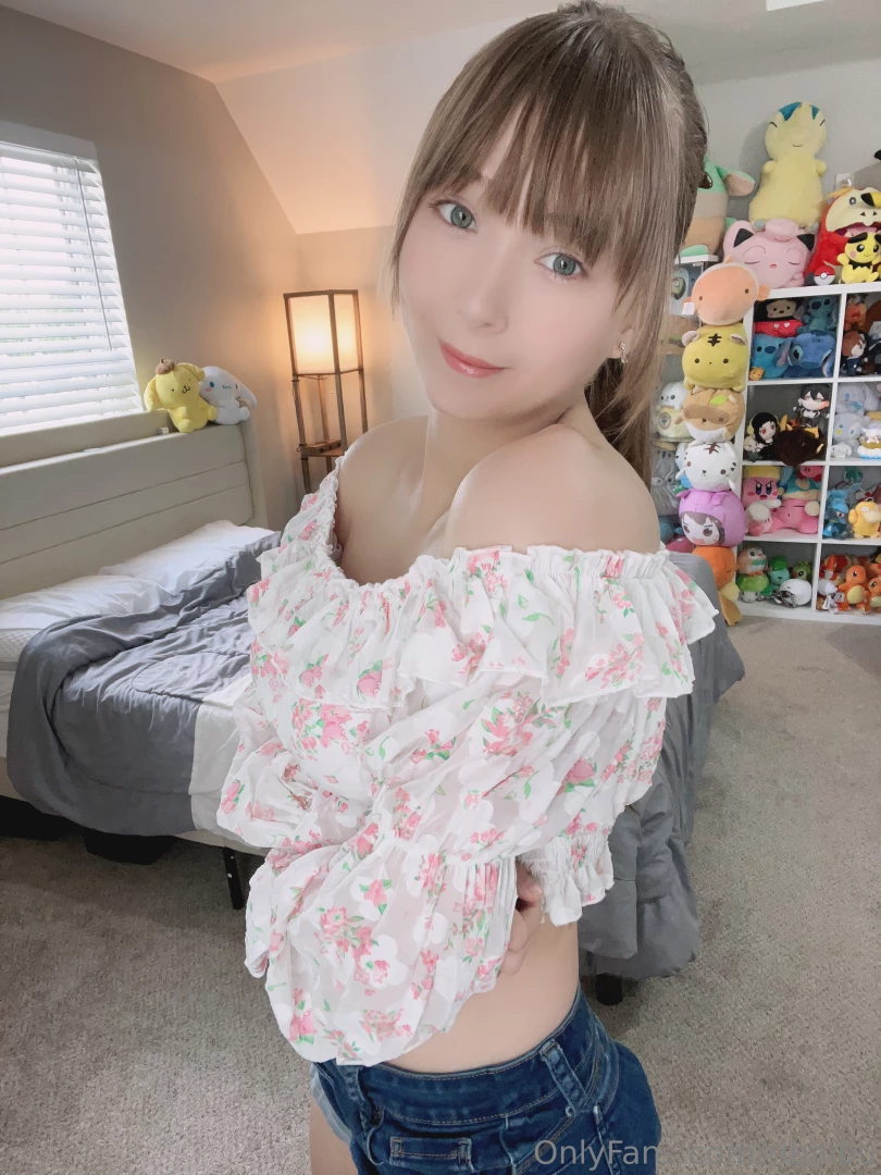 I want to feel you close giving me a big warm and cozy hug 