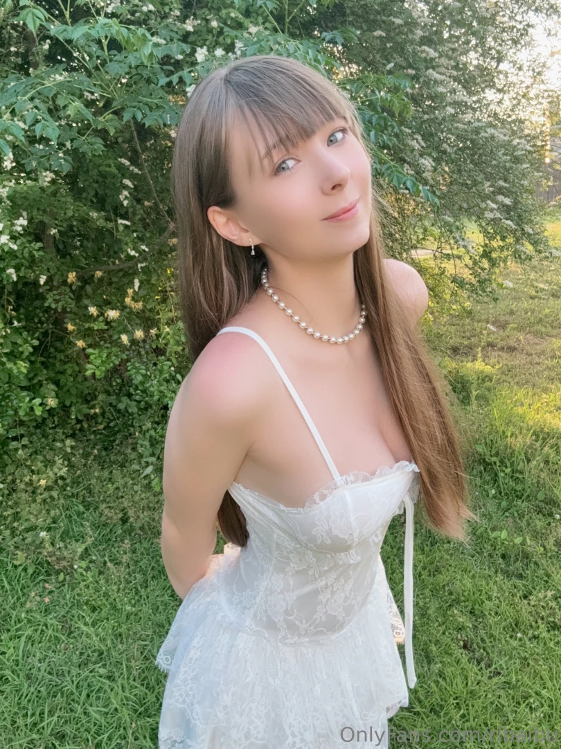 Does lace look pretty on me 