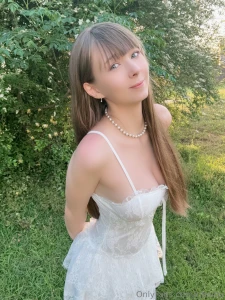 Does lace look pretty on me