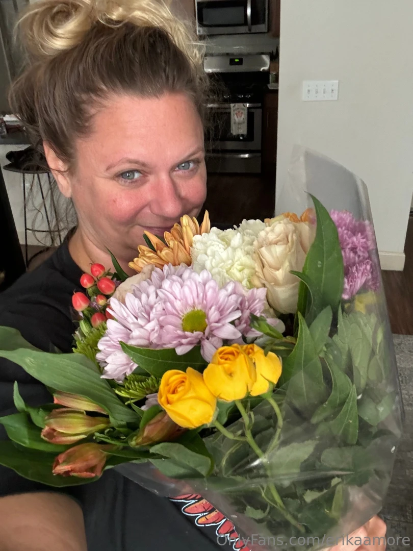 Do you like giving your girl flowers 