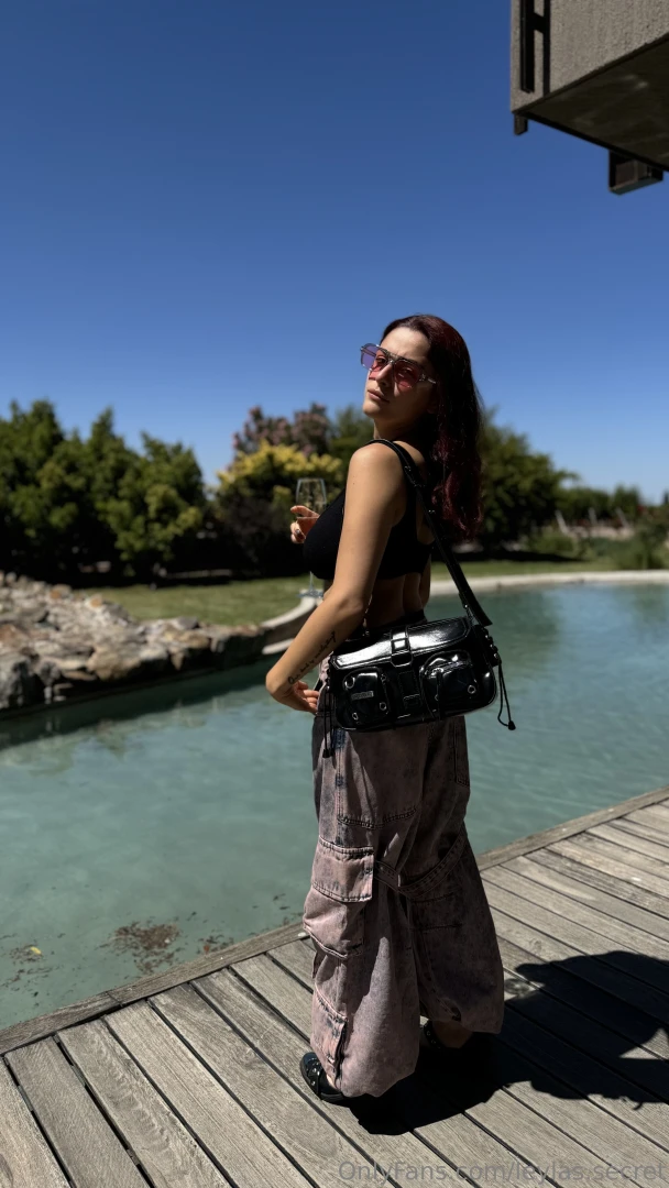 Don t stare too long i m known to cause fantasies dangerouslyhot 