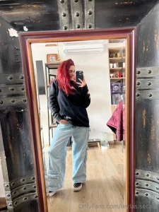 I love mirror selfies but i wish i wasn t so alone in the picture part 1