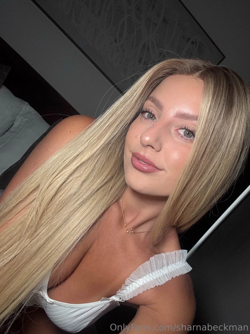 Would you paint my pretty little face with cum 