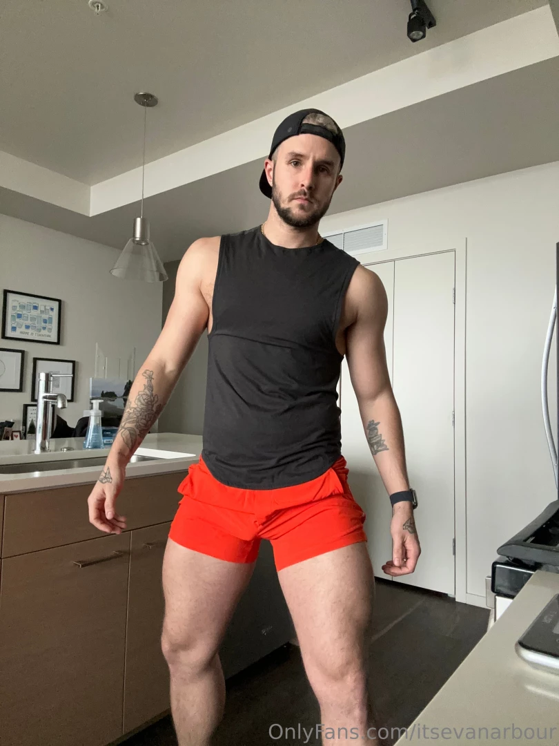 Me when my gym crush walks by and we make eye contact part 6 