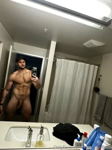 Currently bulking at 3300 calories day and i m loving the progress so