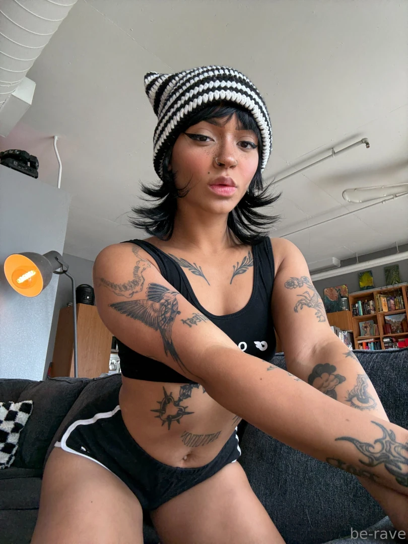 What s the first word that comes to mind when you look at me 