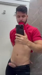 Send me a pic by private i m so hot