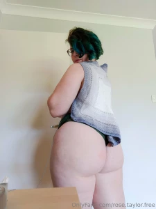 The front of my new crochet project it s missing something