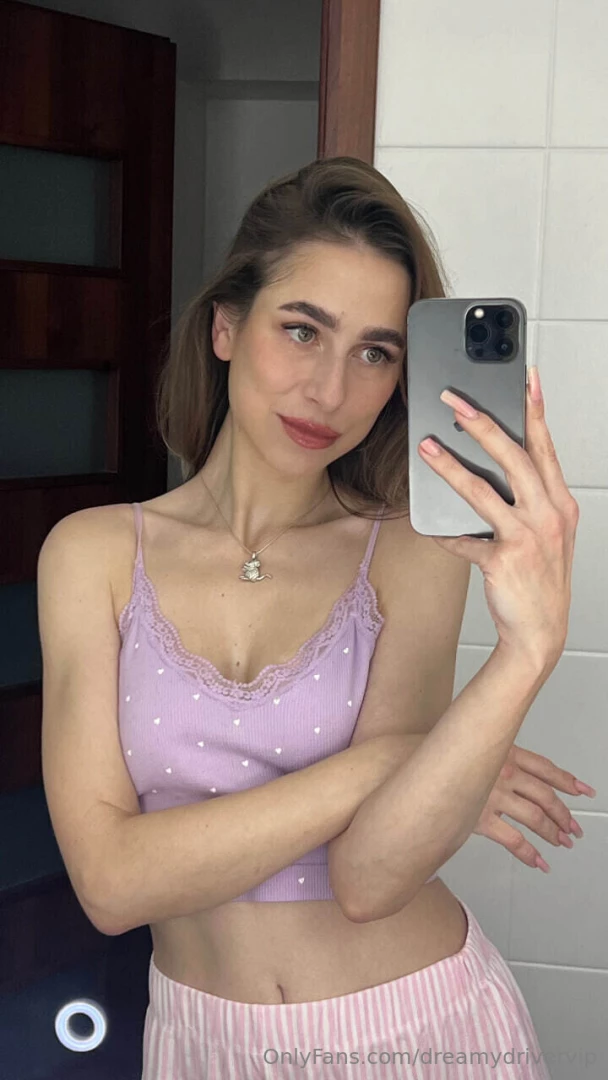 If mona lisa lived today she d probably look something like this 