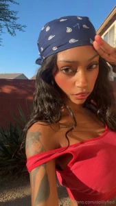 Are you alone rn message me i wanna show you something