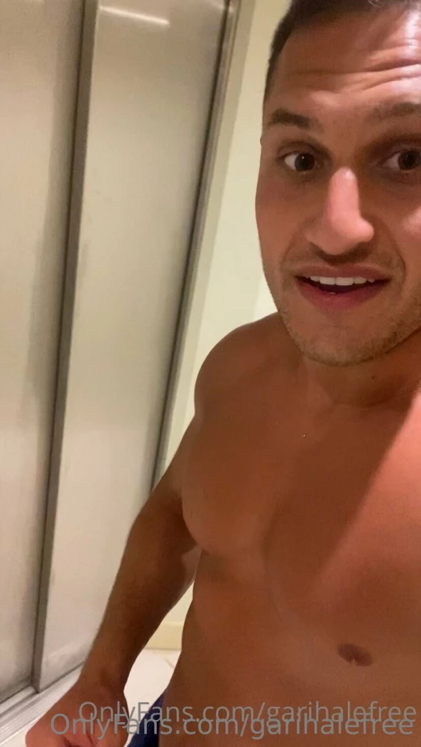 Baby i leave my hotel room in one towel and go to the elevator when part 1 