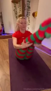 Day 6 356 days of splits elf on shelf is now elf in the splits sound