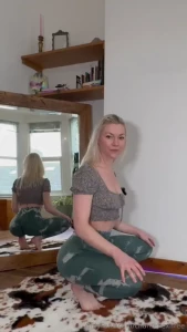 Happy monday from your favourite yoga teacher