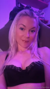 I m live tap my profile pic to join