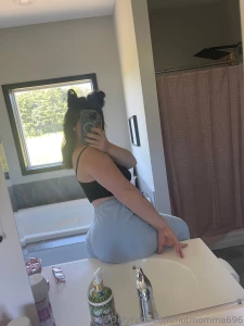 Who wants to watch me fuck myself tonight