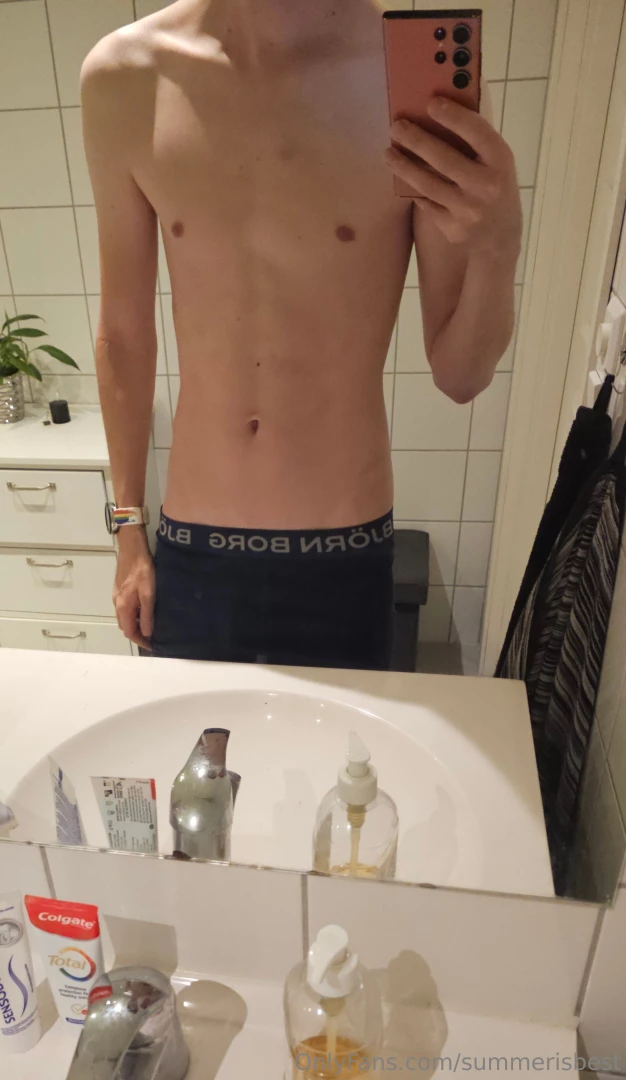 A teeny tiny little photo dump 3 hope u guys are having a good start part 1 