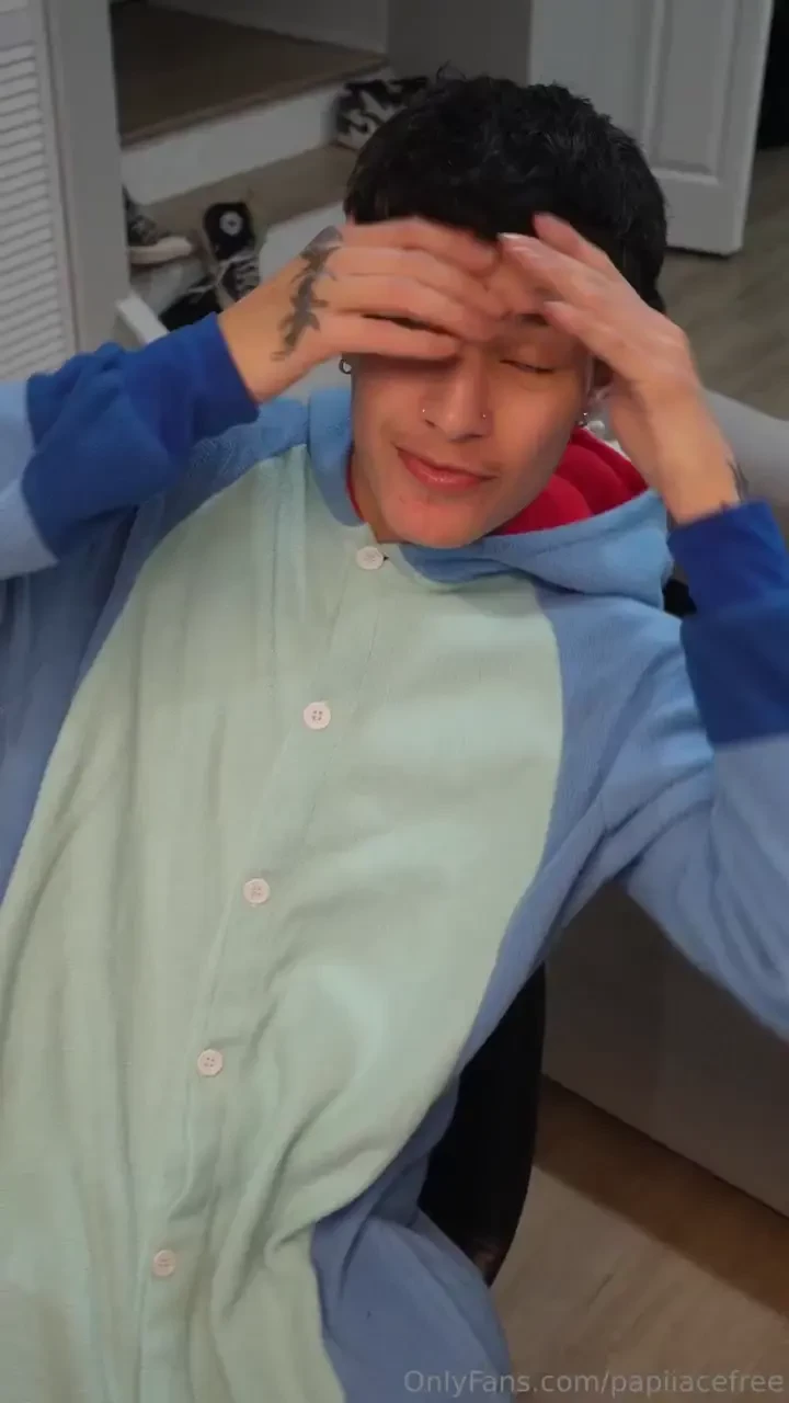 There s so much cum on me i love this angle you can see the shine in 