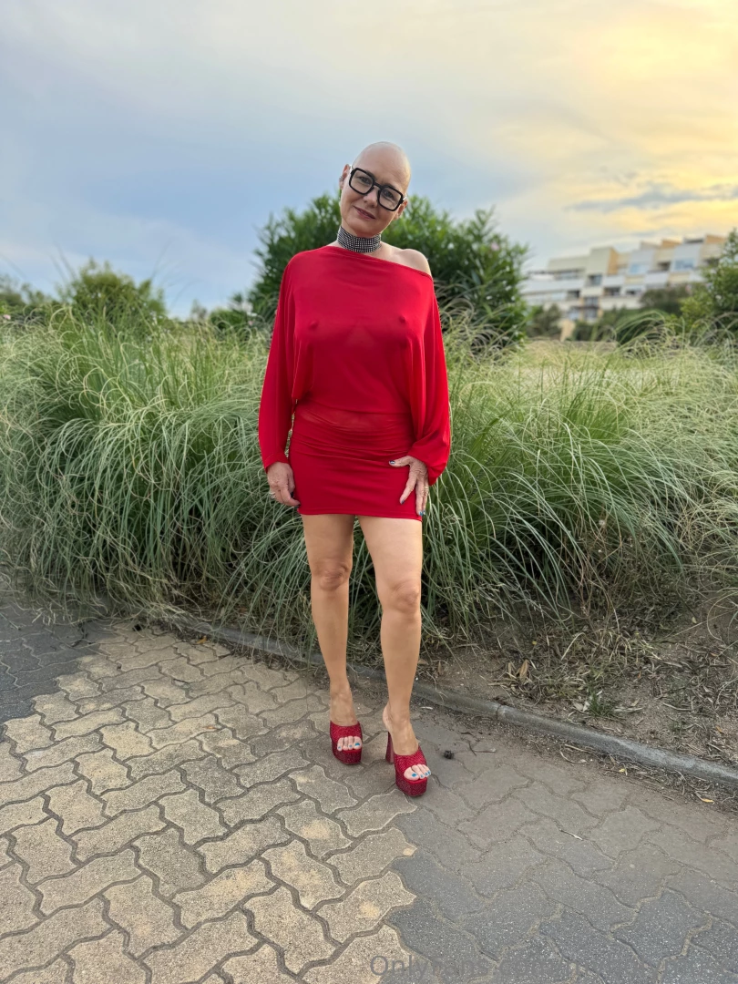 Out for dinner in cap d agde to hot for pants and bra 