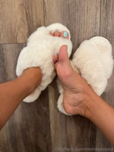 Will you let these feet keep you cozy