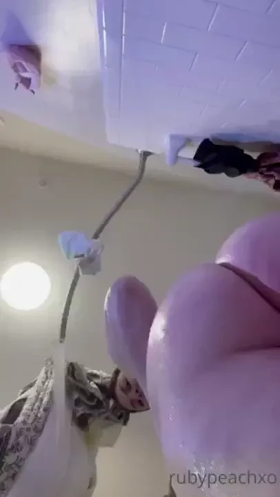 Wet booty after the bath love this angle too what do you think can i 